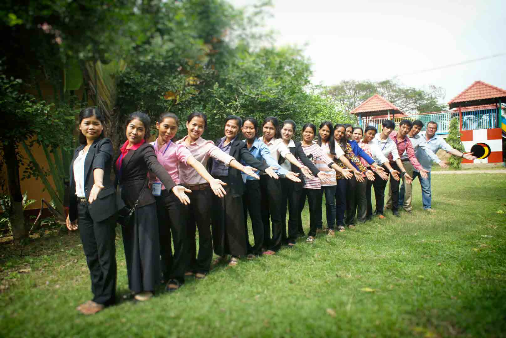 Humanitarian volunteers specialising in the fight against child abuse and trafficking in Cambodia. The NGO AVEC is a reference in the field of child protection.