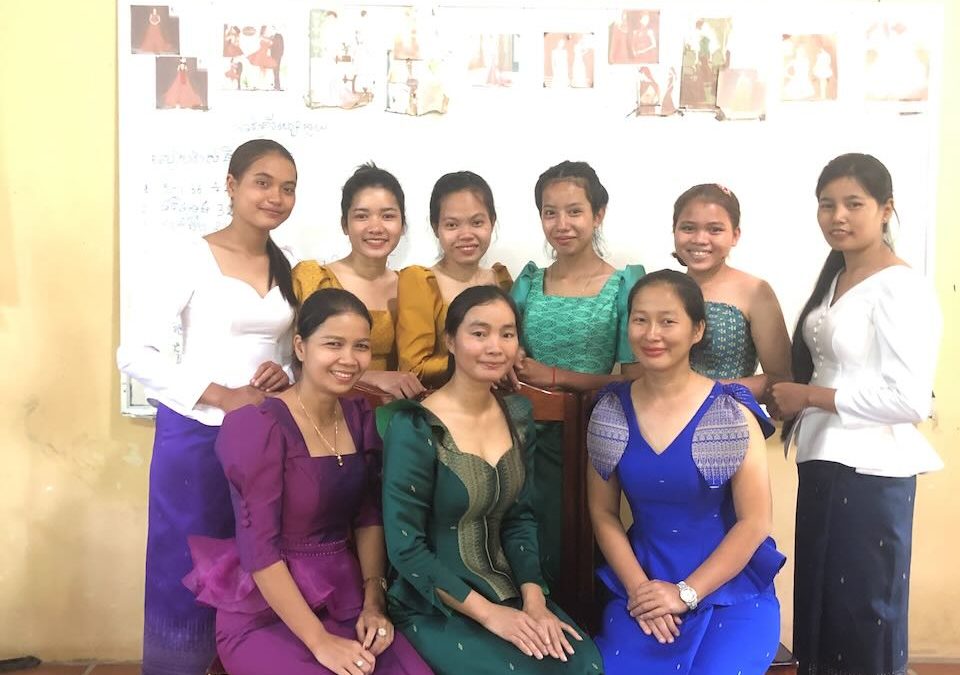Célébration d’une Année de Formation en Couture pour les Jeunes Cambodgiennes